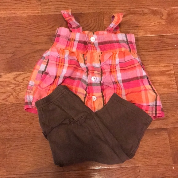 6/$20 12 month outfits - Picture 2 of 5